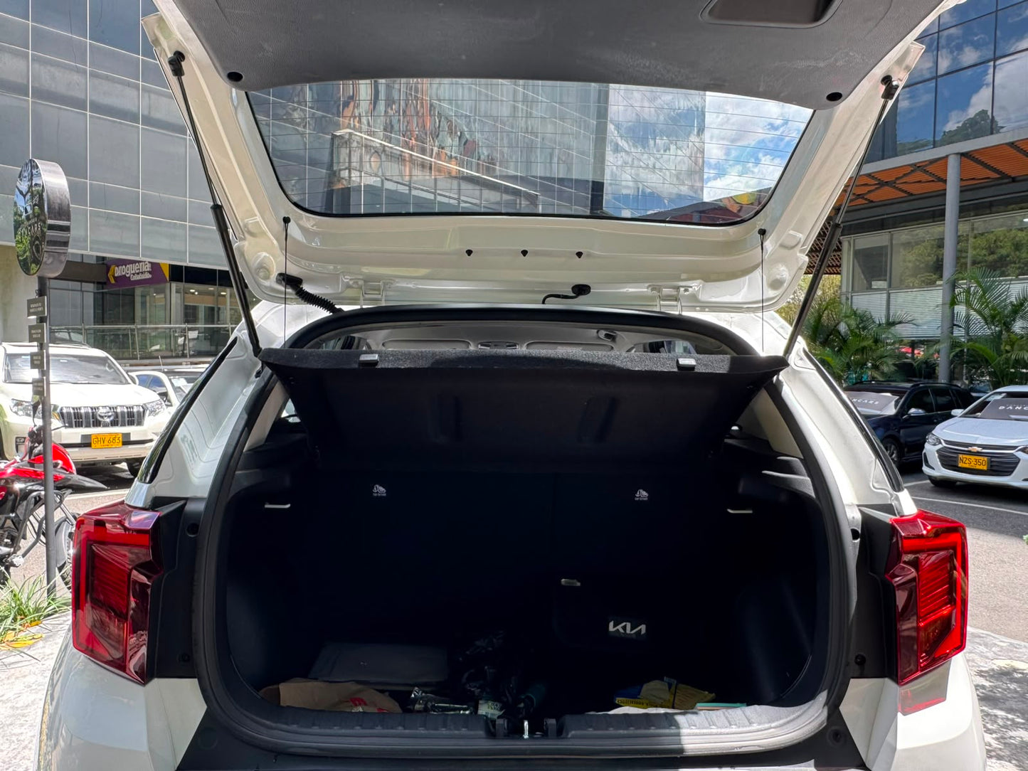 Kia Sonet Vibrant 2025
