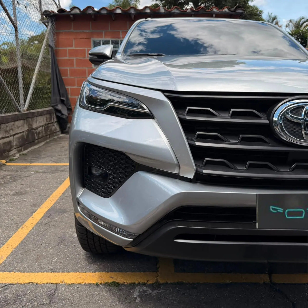 Toyota Fortuner 2.4 Diésel Sr 4x2