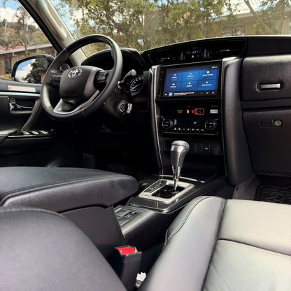 Toyota Fortuner 2.4 Diésel Sr 4x2