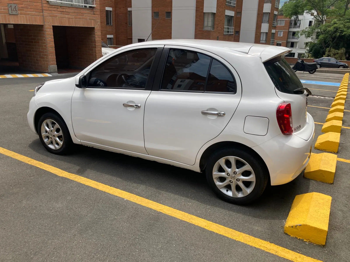 Nissan March 1.6 Sense At