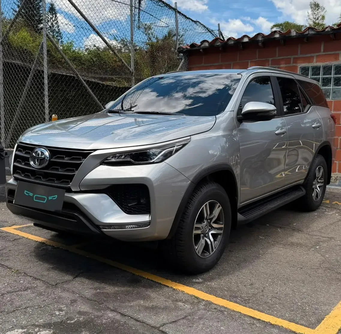 Toyota Fortuner 2.4 Diésel Sr 4x2