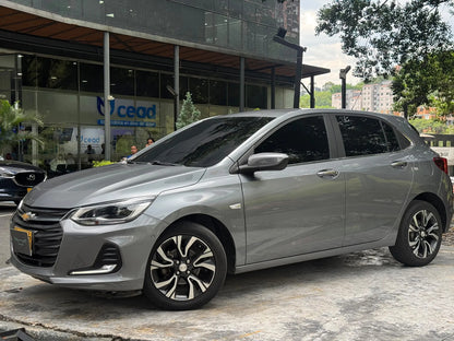 Chevrolet Onix 1.0t Premier Hatch At
