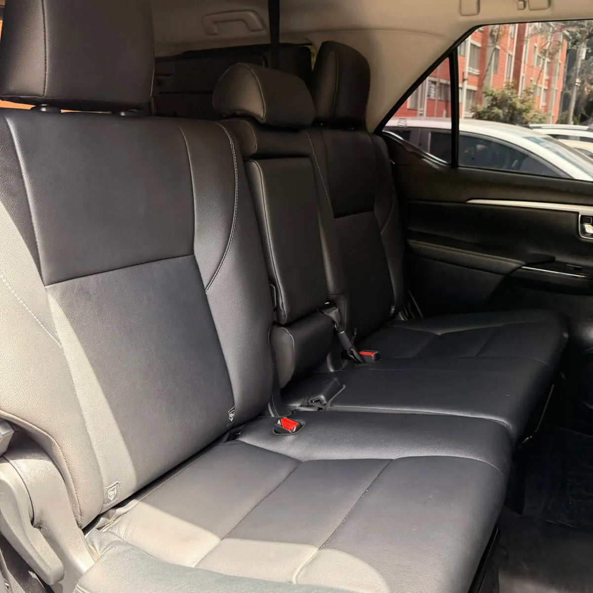 Toyota Fortuner 2.4 Diésel Sr 4x2