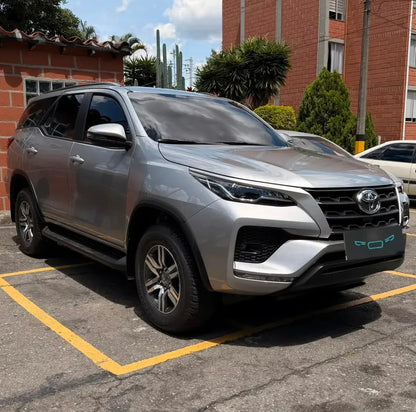 Toyota Fortuner 2.4 Diésel Sr 4x2
