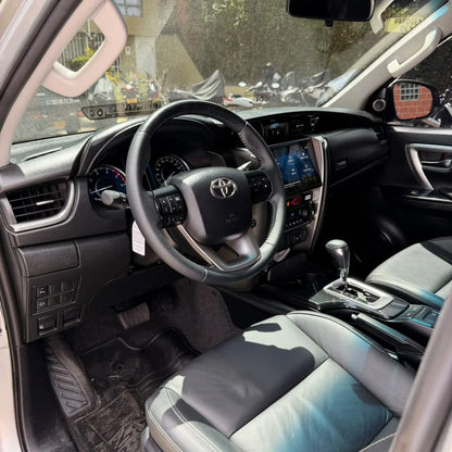 Toyota Fortuner 2.4 Diésel Sr 4x2