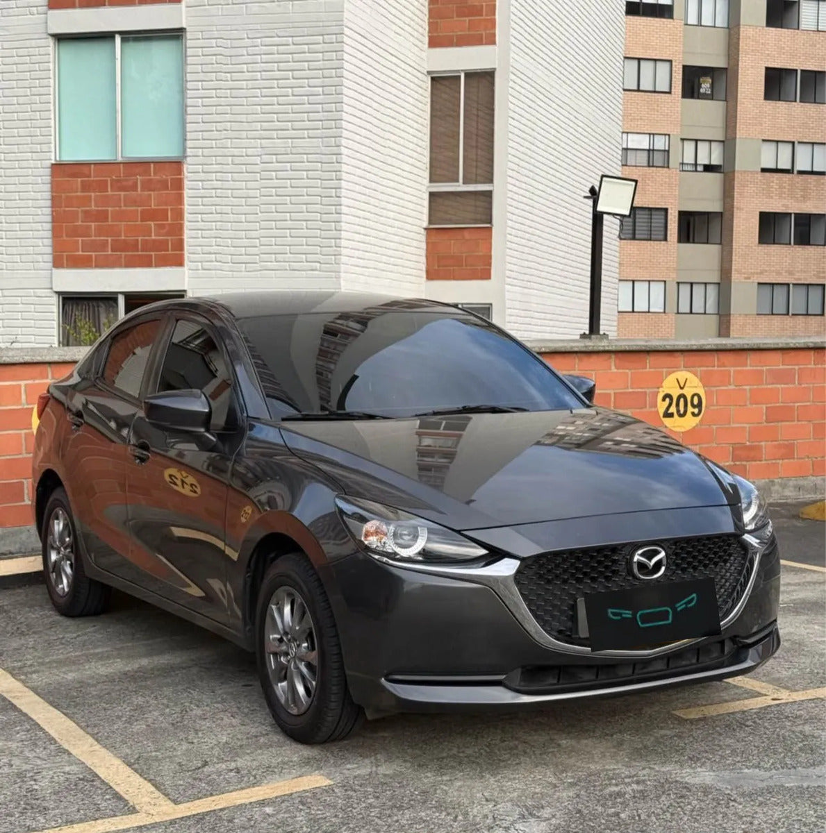 Mazda 2 1.5 Touring Sedan