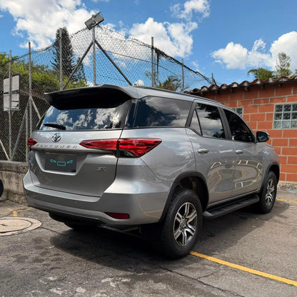 Toyota Fortuner 2.4 Diésel Sr 4x2