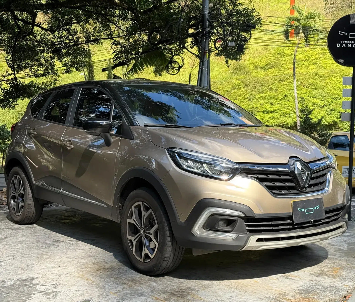 Renault Captur 1.3 T Iconic Cvt