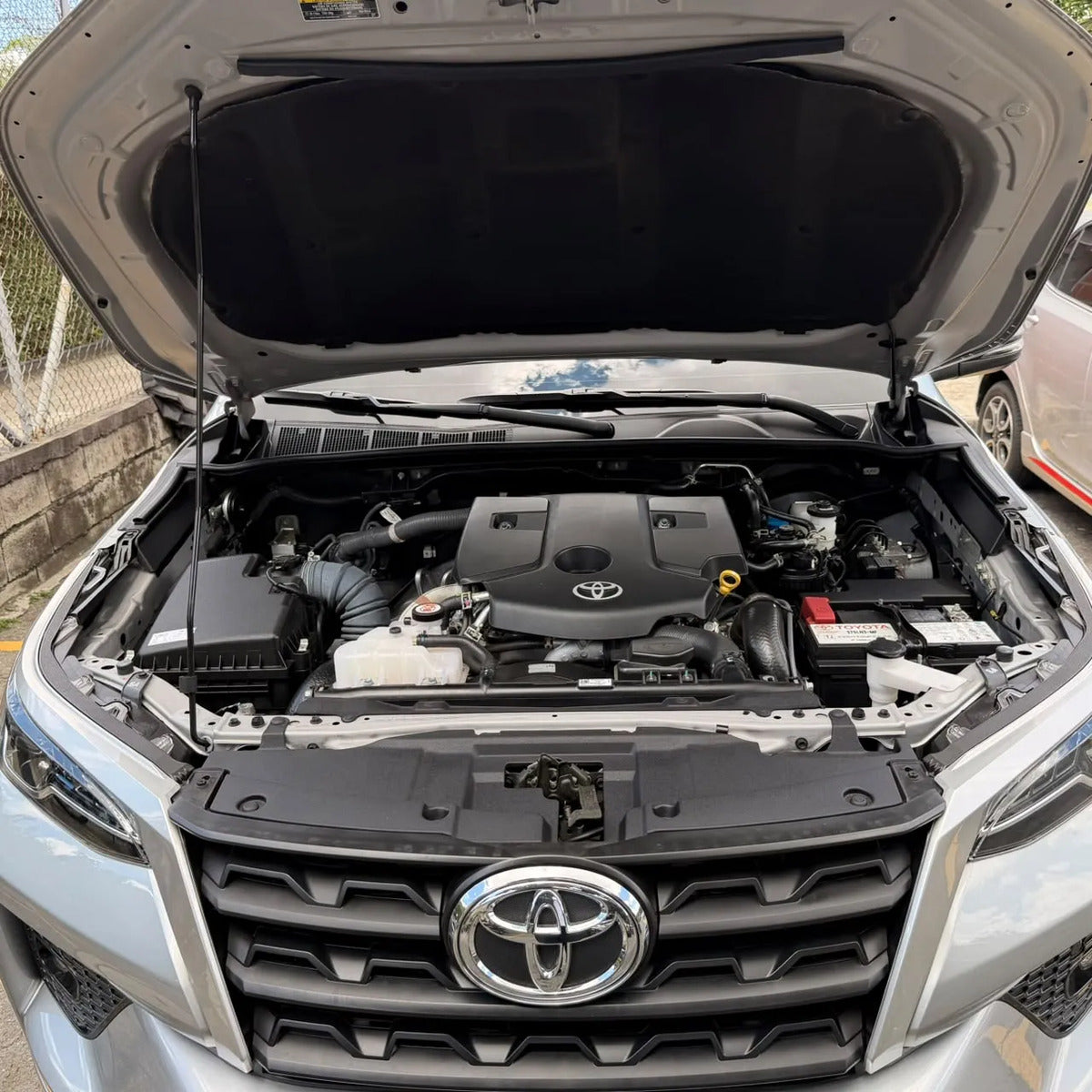 Toyota Fortuner 2.4 Diésel Sr 4x2