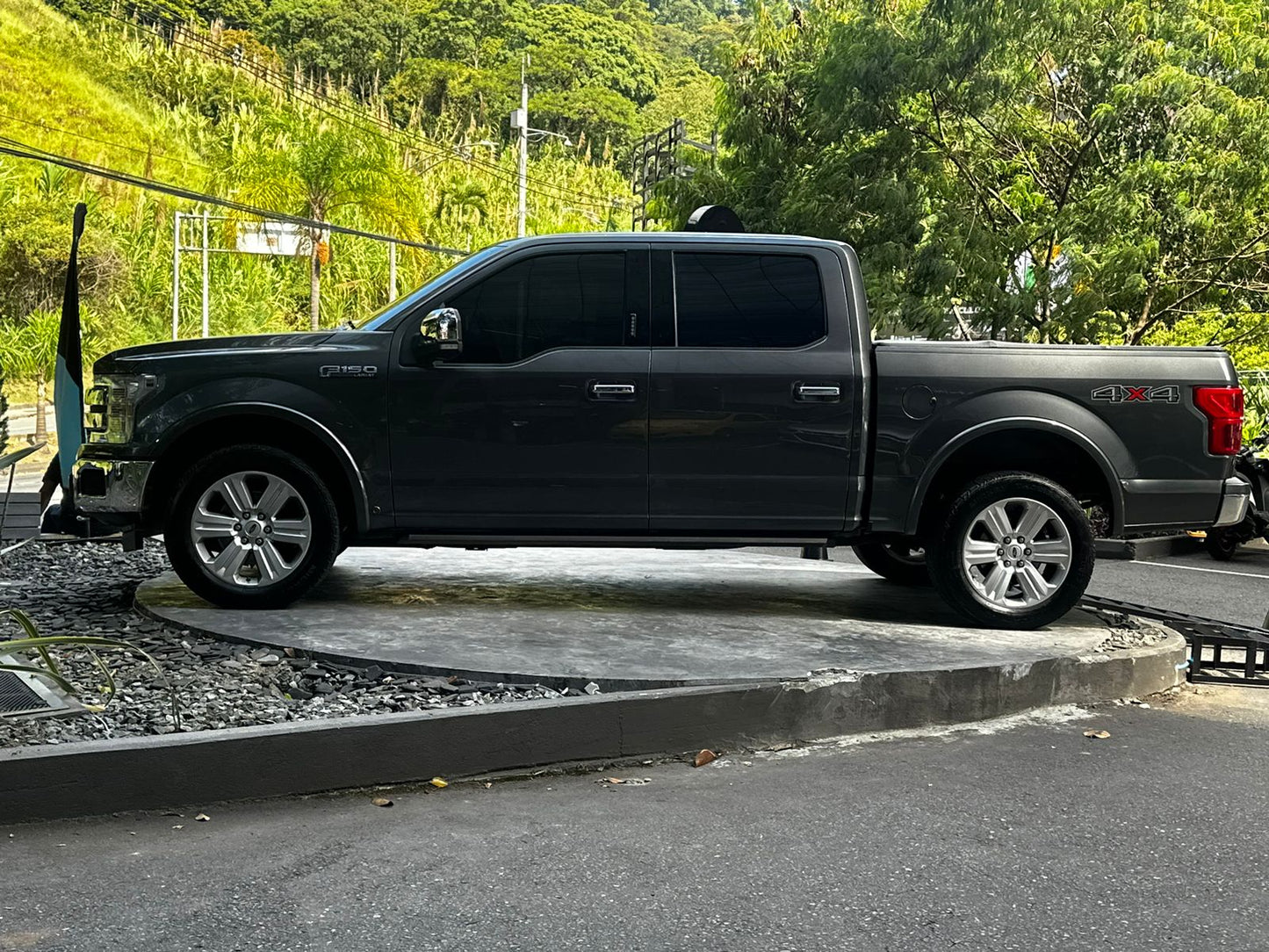 Ford F150 Lariat 2019