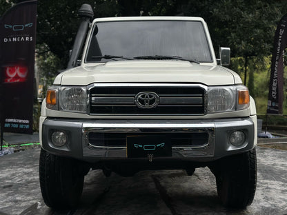 Toyota Land Cruiser 70 4x4 2012