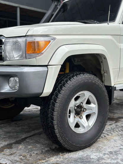 Toyota Land Cruiser 70 4x4 2012