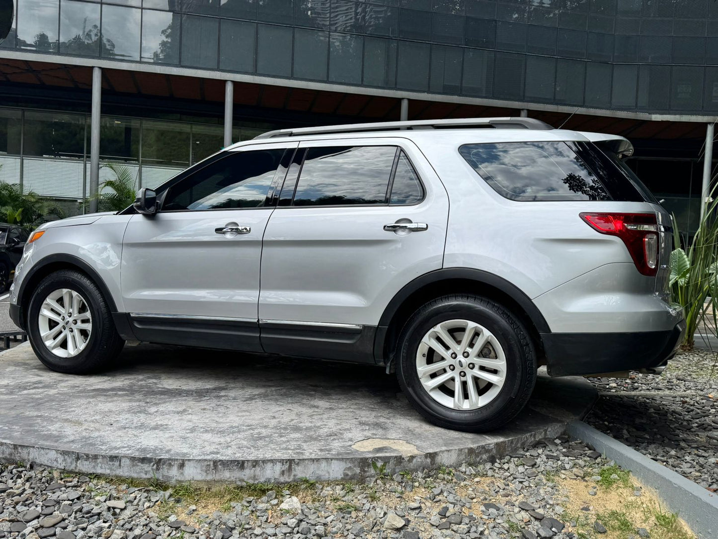 Ford Explorer Limited VALOR DIARIO