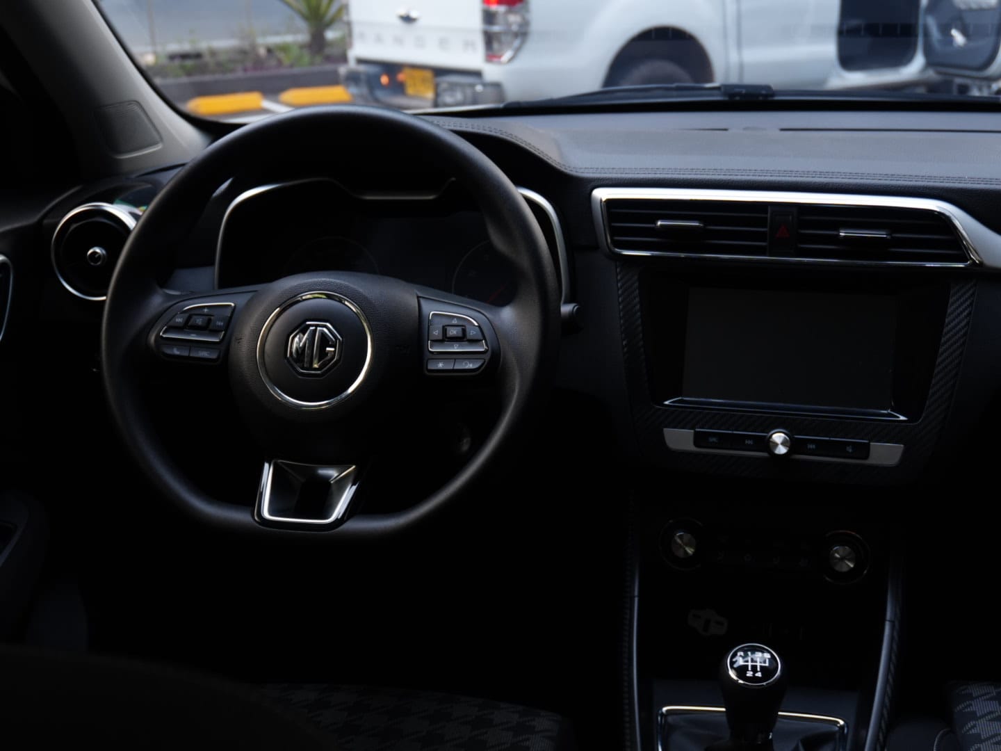 MG ZS MT STD 2026
