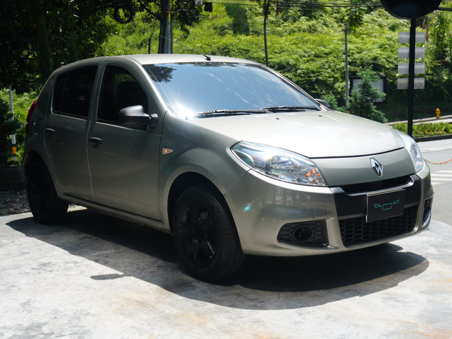 Renault Sandero Authentique 2015