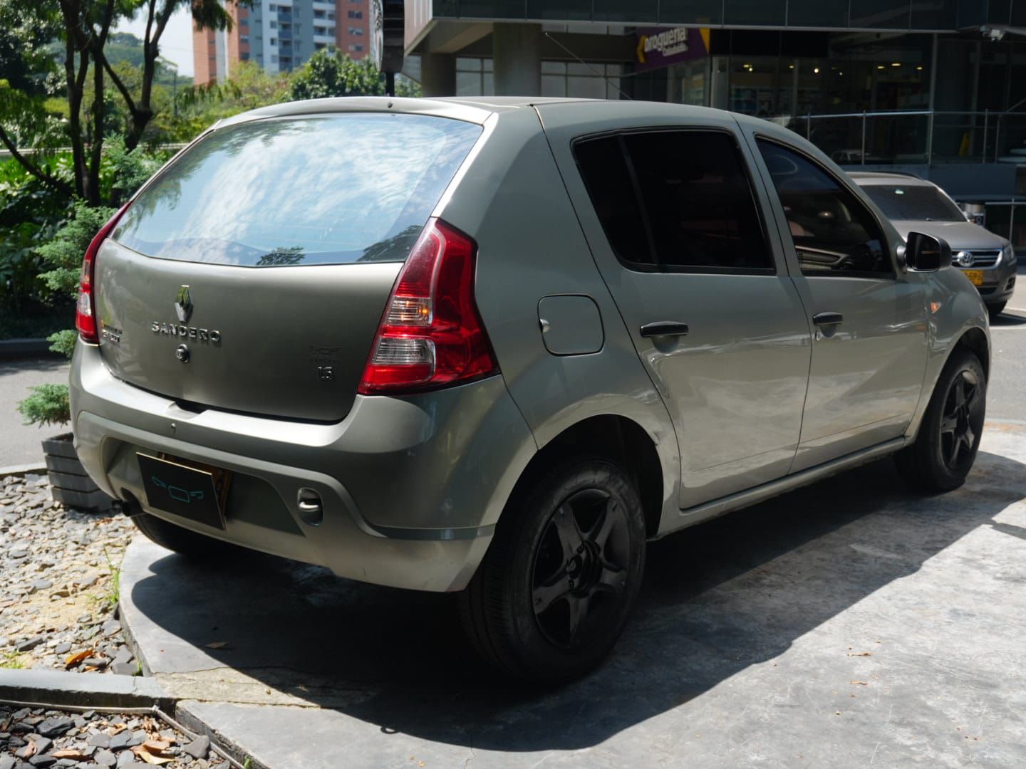 Renault Sandero Authentique 2015