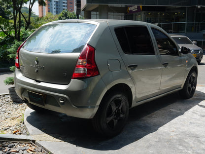 Renault Sandero Authentique 2015