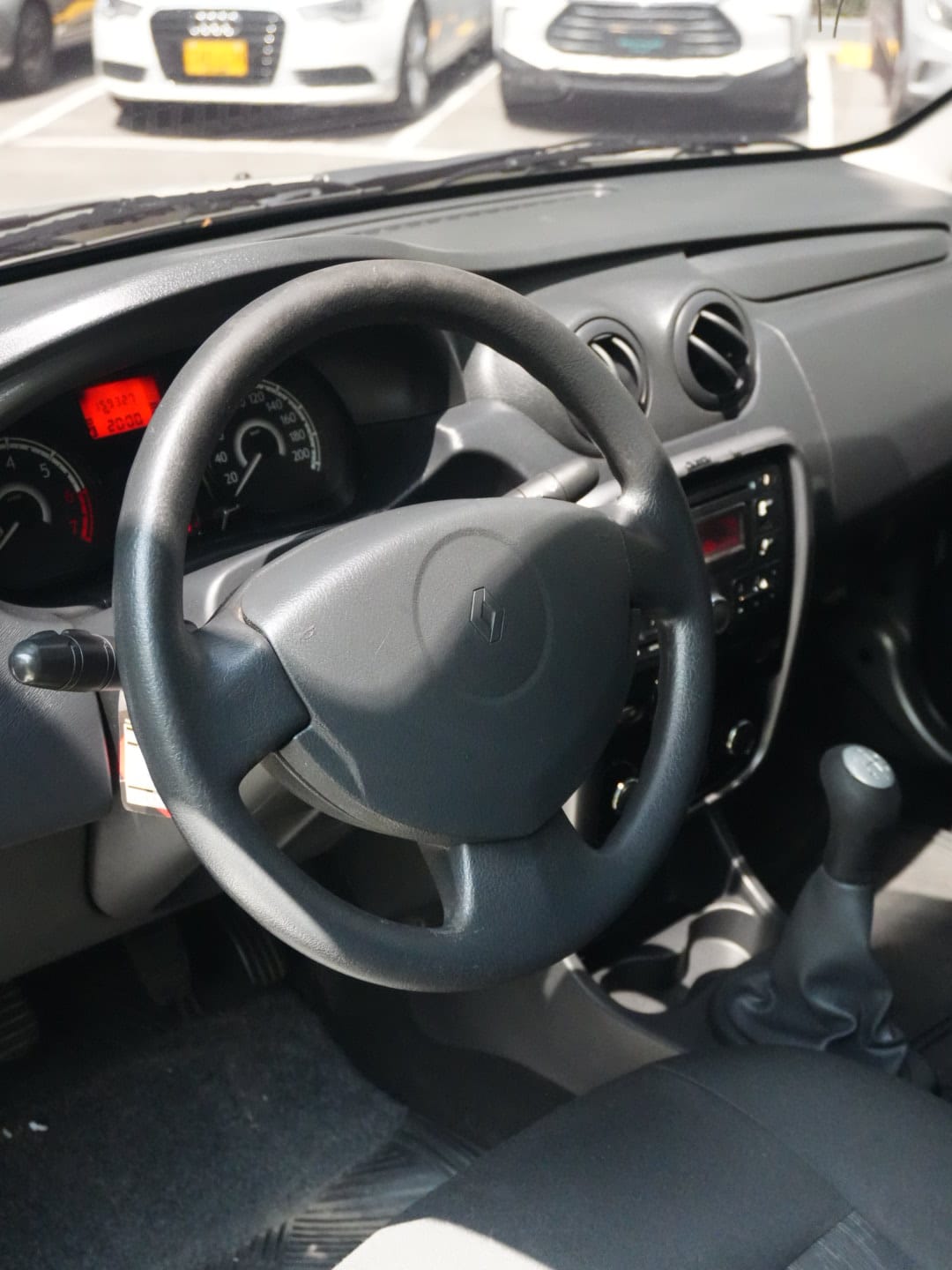 Renault Sandero Authentique 2015