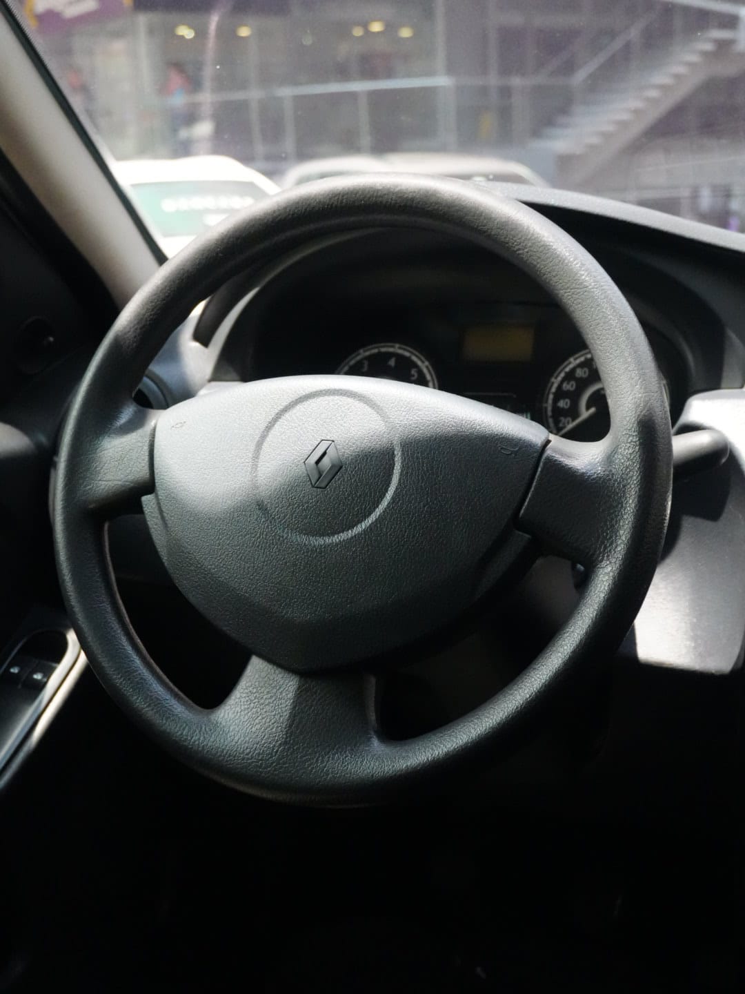 Renault Sandero Authentique 2015