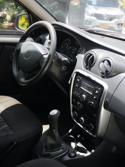 Renault Sandero Authentique 2015