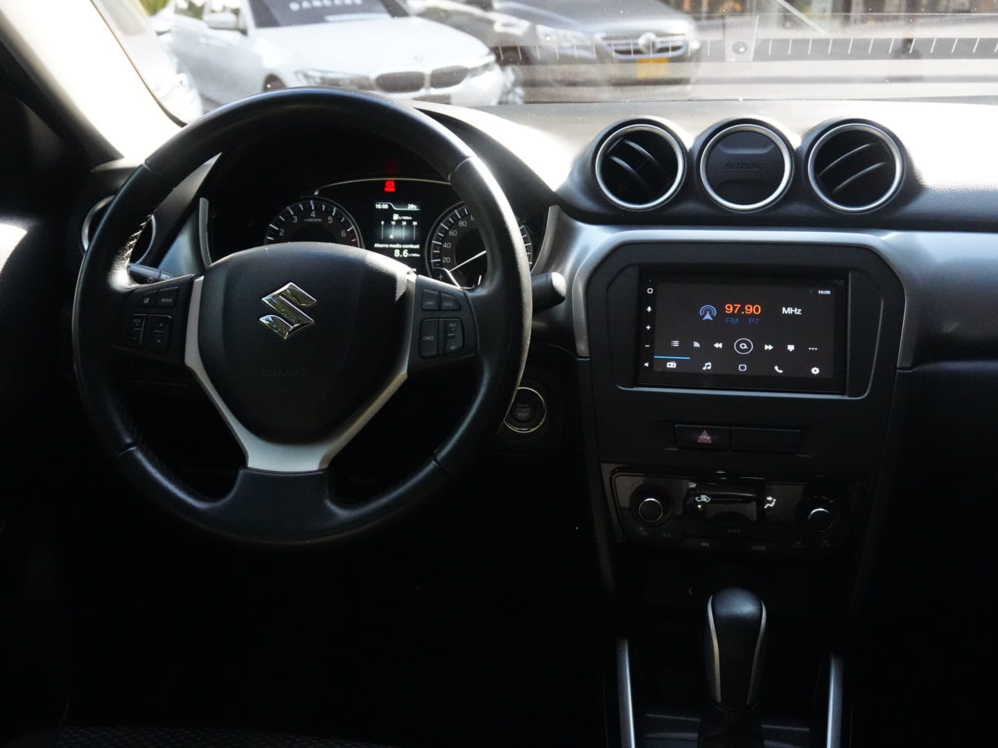 Suzuki Vitara Live 4x2 2023