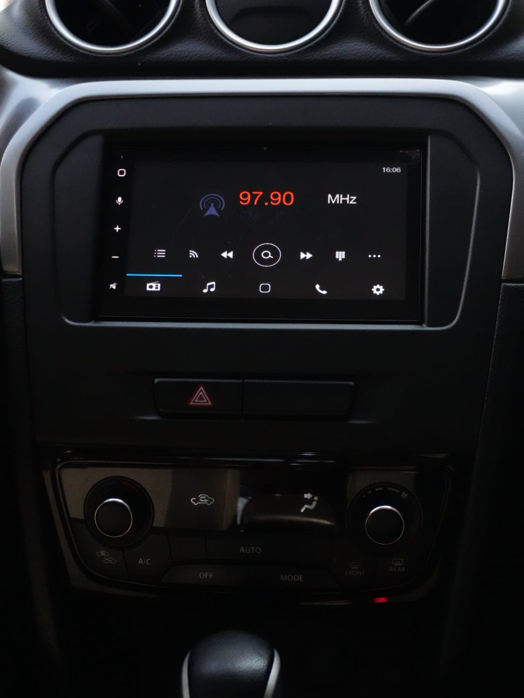 Suzuki Vitara Live 4x2 2023