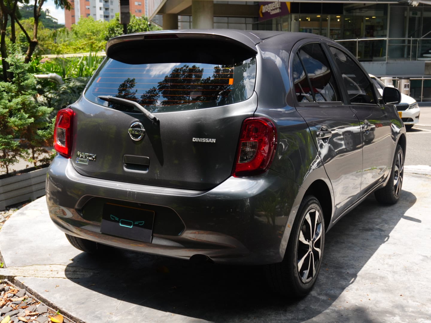 Nissan March Sense Connect 2020