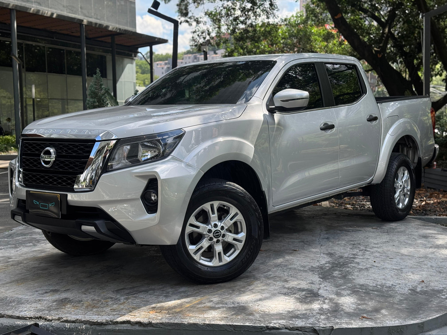 Nissan Frontier XE 2022 Salvamento Sura