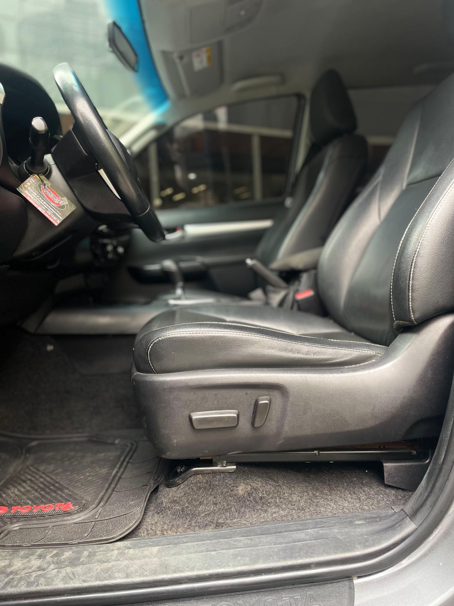 Toyota Hilux 2021 Salvamento