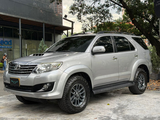 Toyota Fortuner Srv 2015
