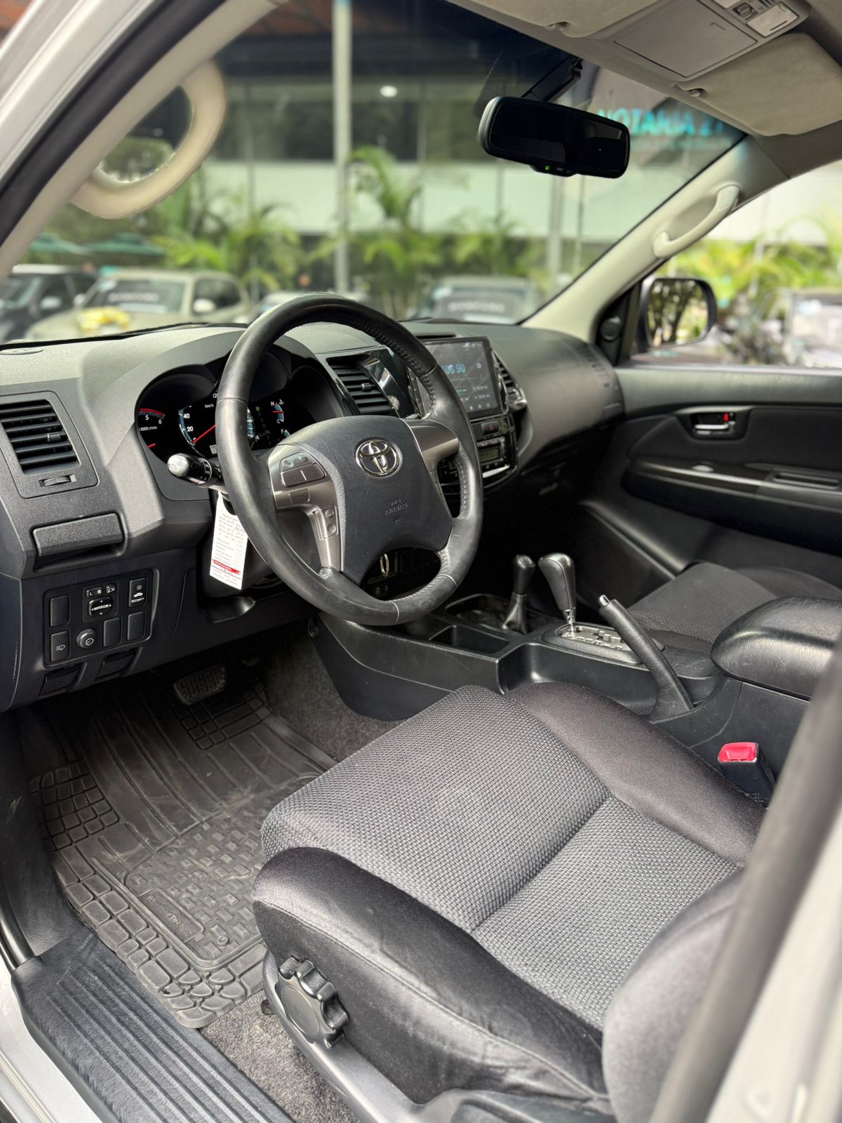Toyota Fortuner Srv 2015