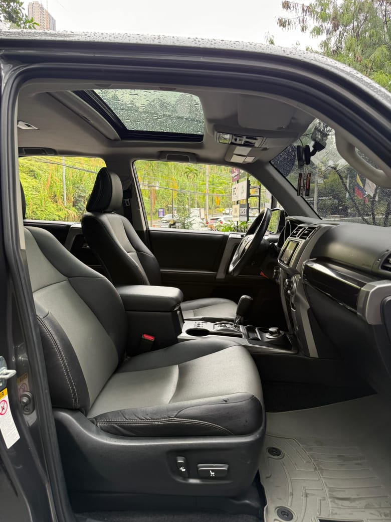 Toyota 4Runner SR5 2019