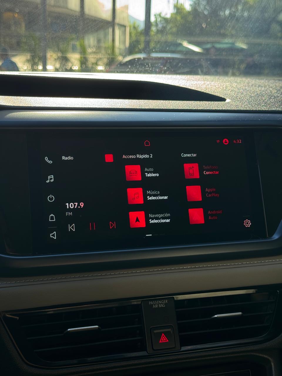 Volkswagen Taos Comfortline 2024