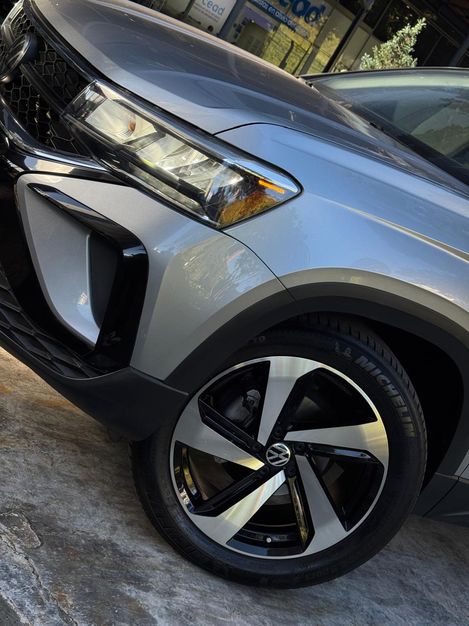 Volkswagen Taos Comfortline 2024