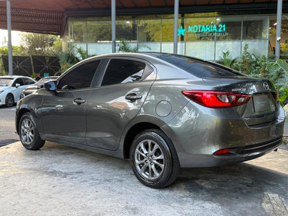 Mazda 2 Touring Sedan 2023