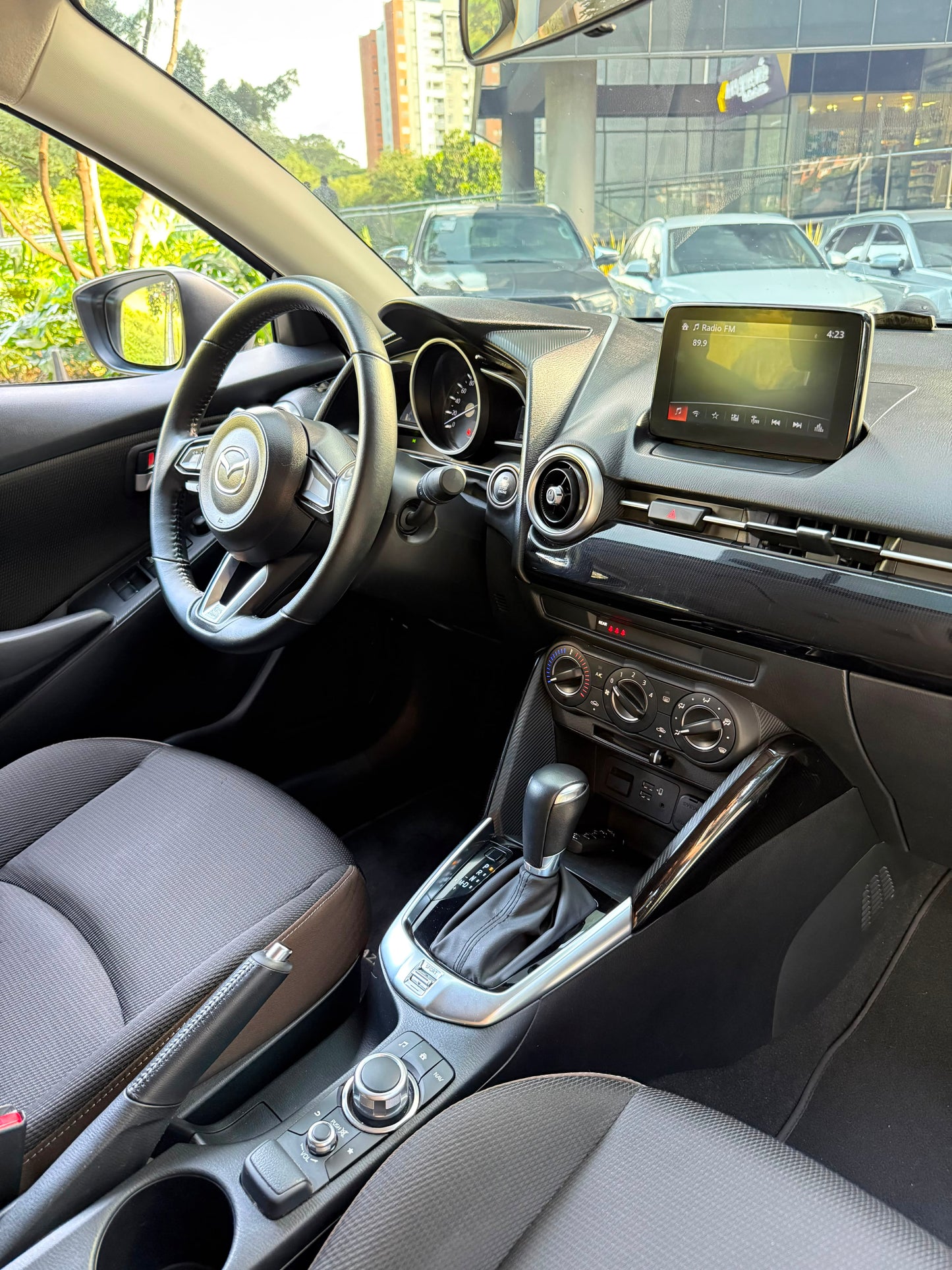 Mazda 2 Touring Sedan 2023