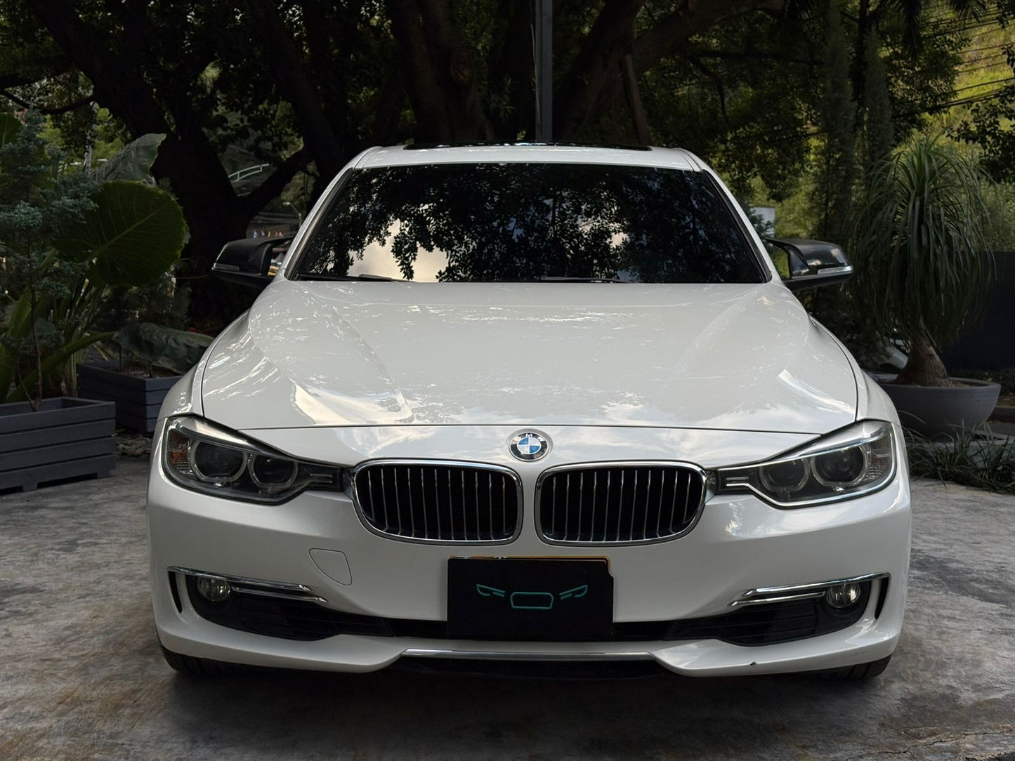 BMW 320i Luxury 2015