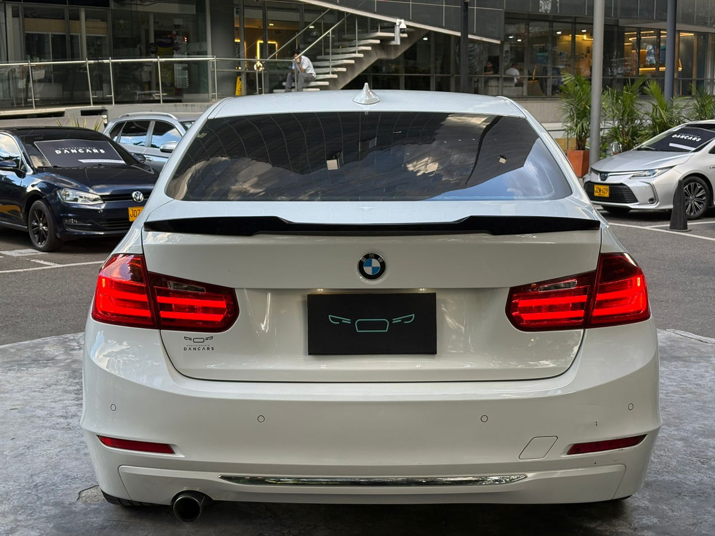 BMW 320i Luxury 2015