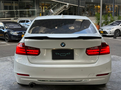 BMW 320i Luxury 2015
