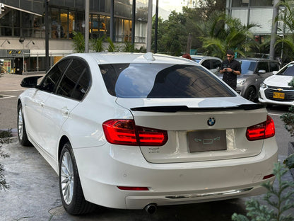 BMW 320i Luxury 2015