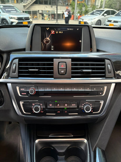 BMW 320i Luxury 2015