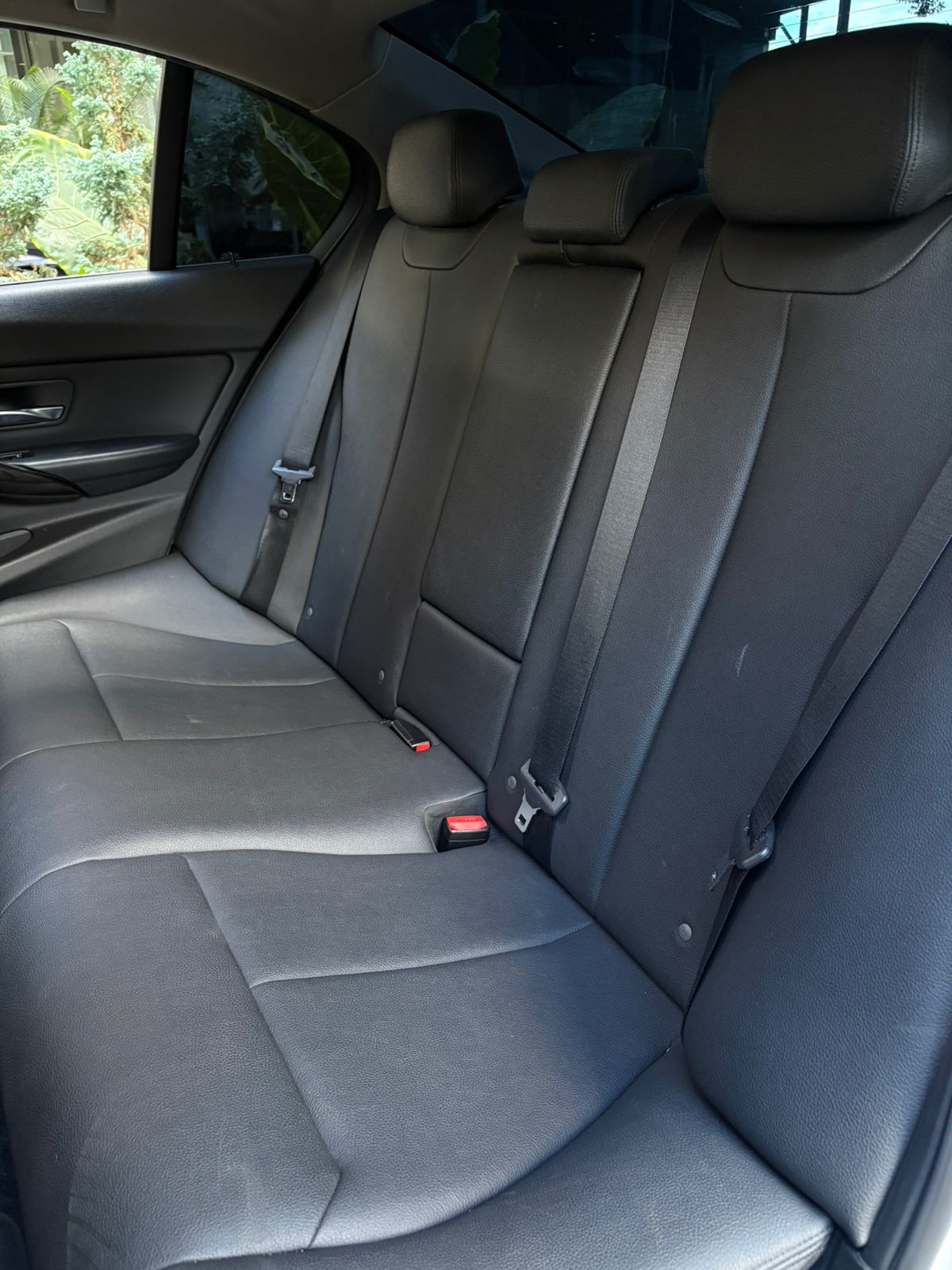 BMW 320i Luxury 2015