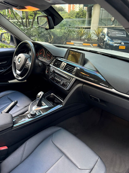 BMW 320i Luxury 2015