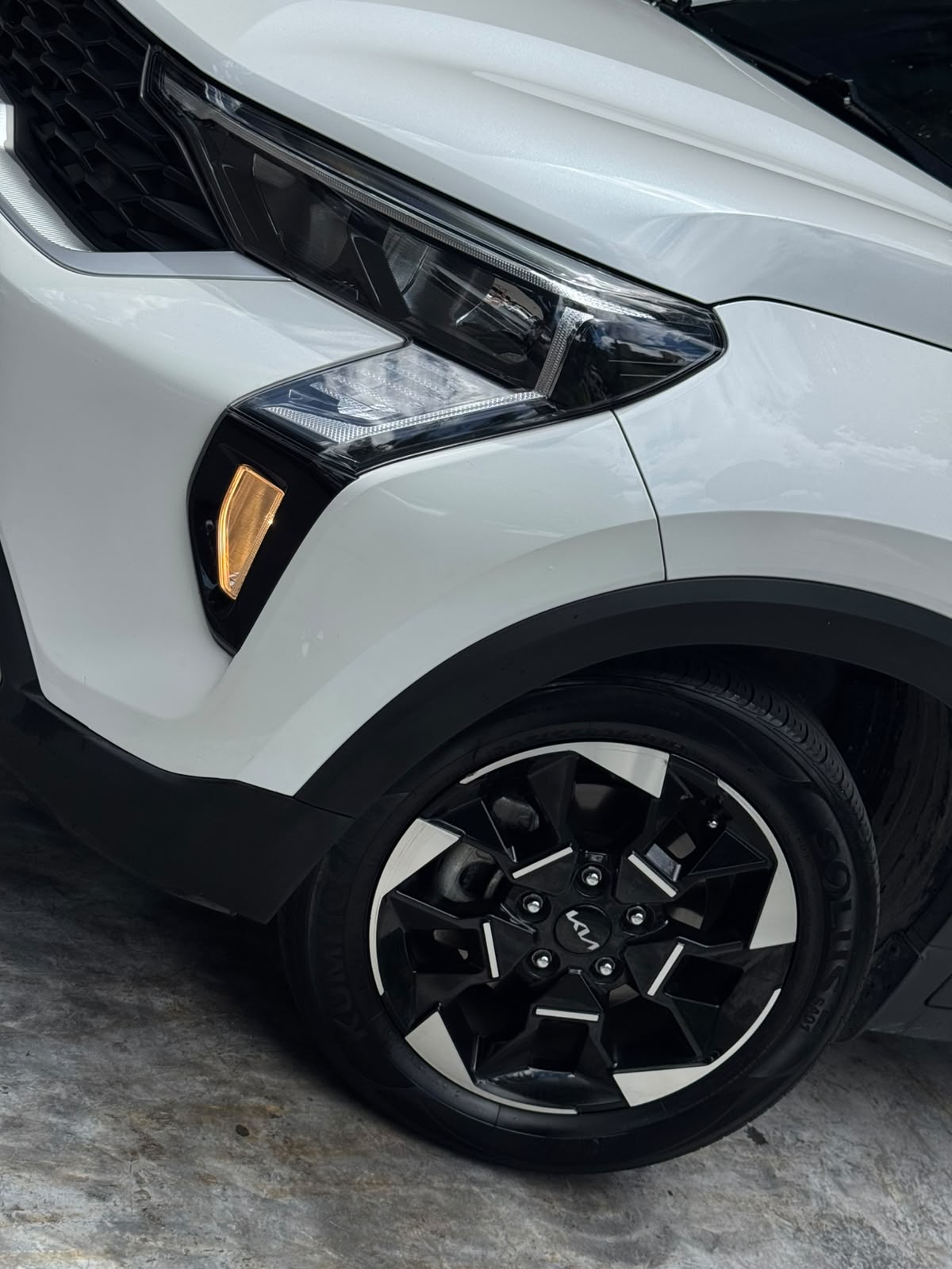 Kia Sonet Vibrant 2025