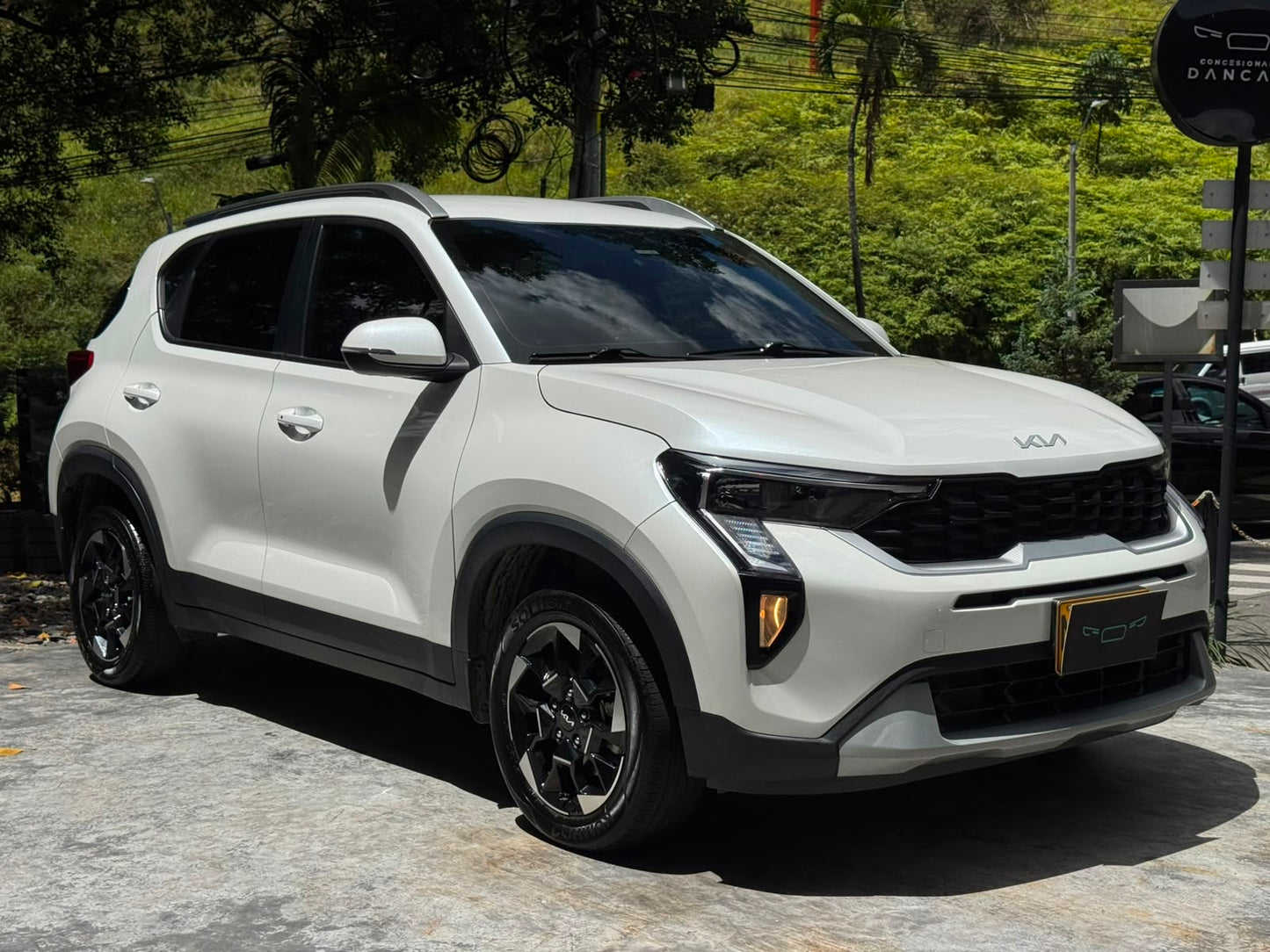 Kia Sonet Vibrant 2025