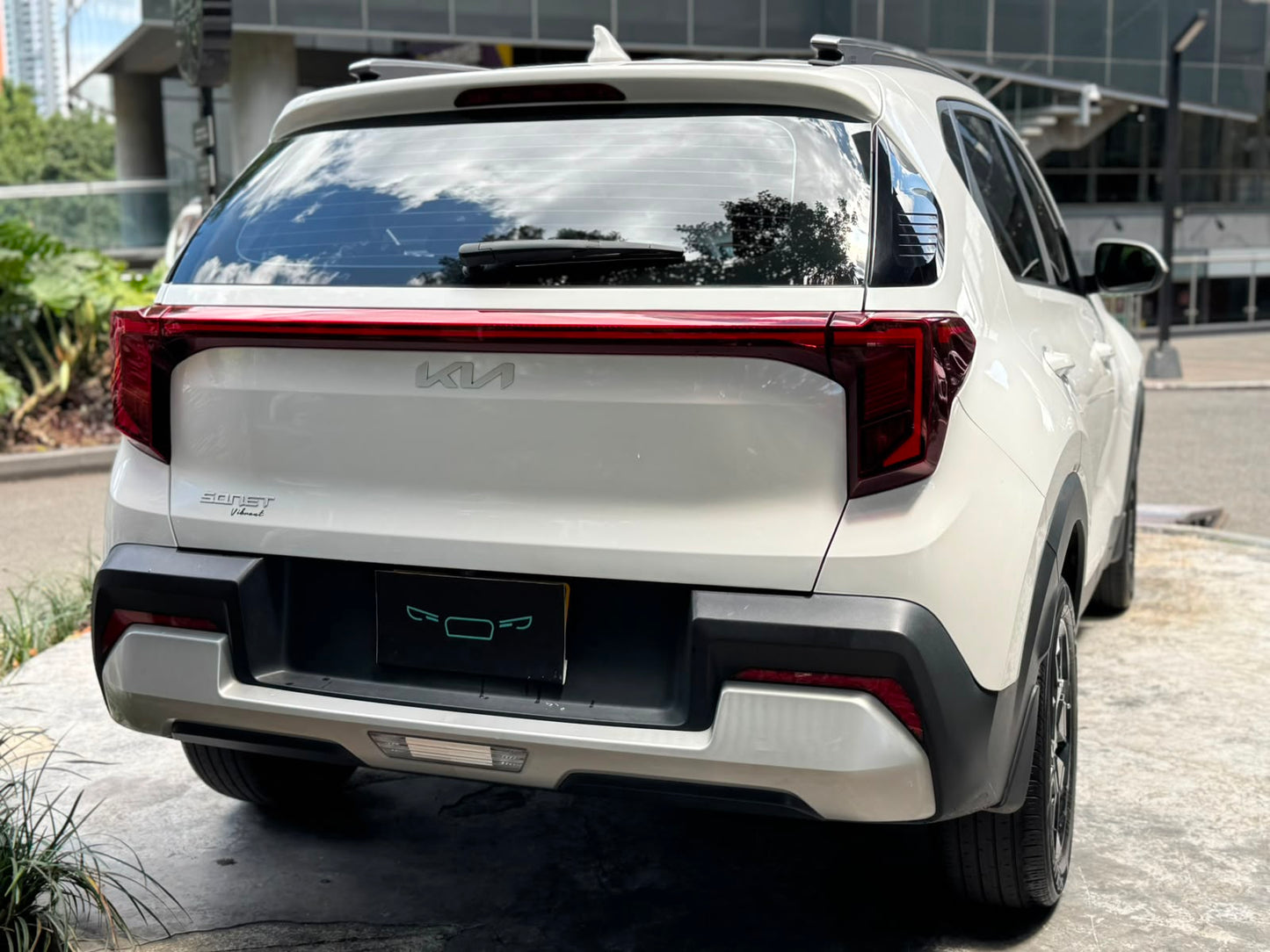 Kia Sonet Vibrant 2025