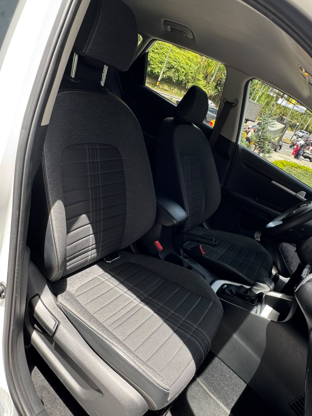 Kia Sonet Vibrant 2025