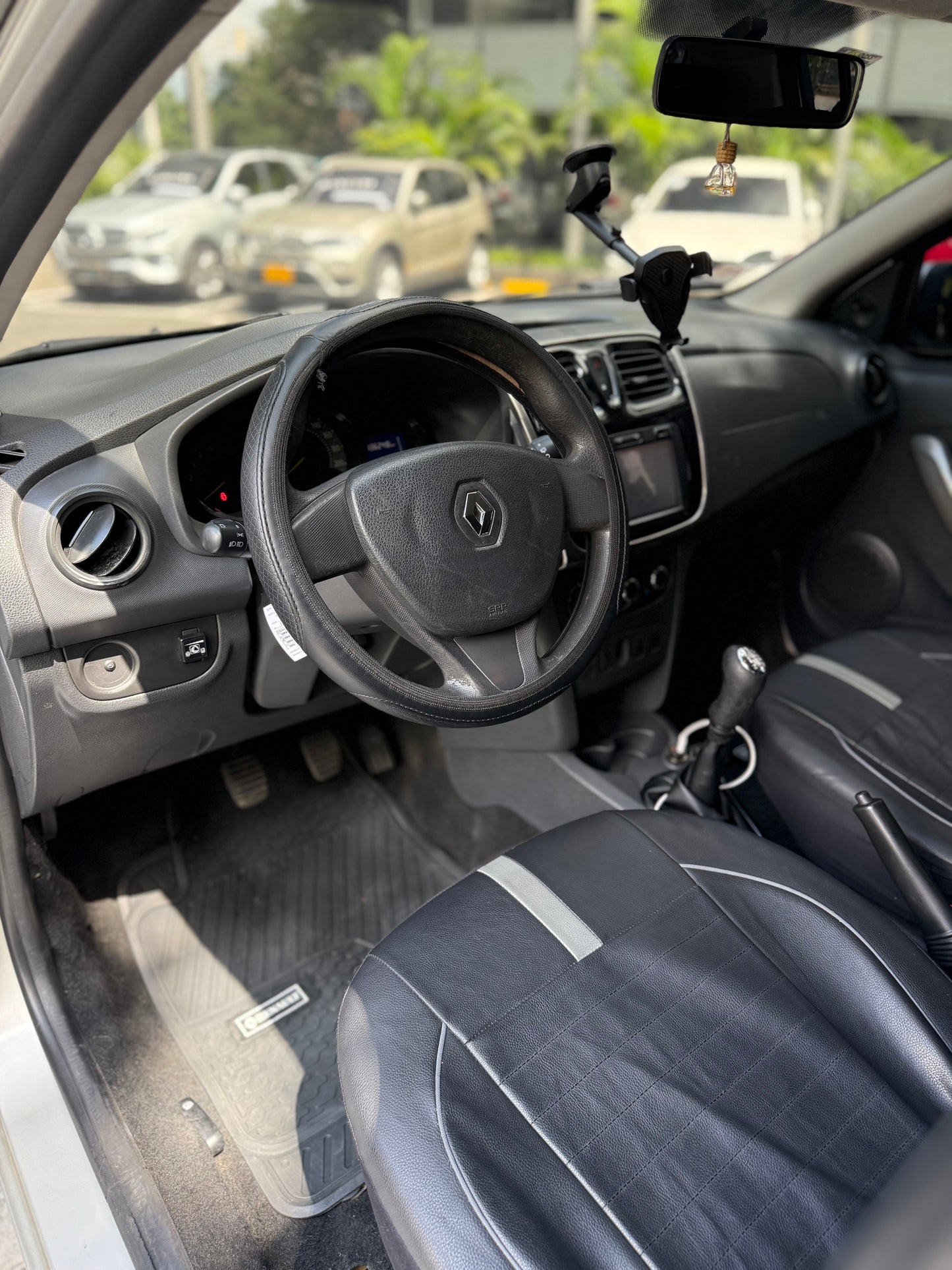 Renault Sandero Expression 2016