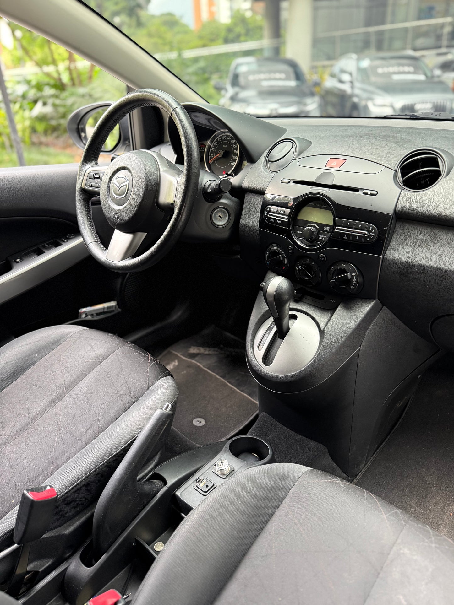 Mazda 2 Hatchback 2013